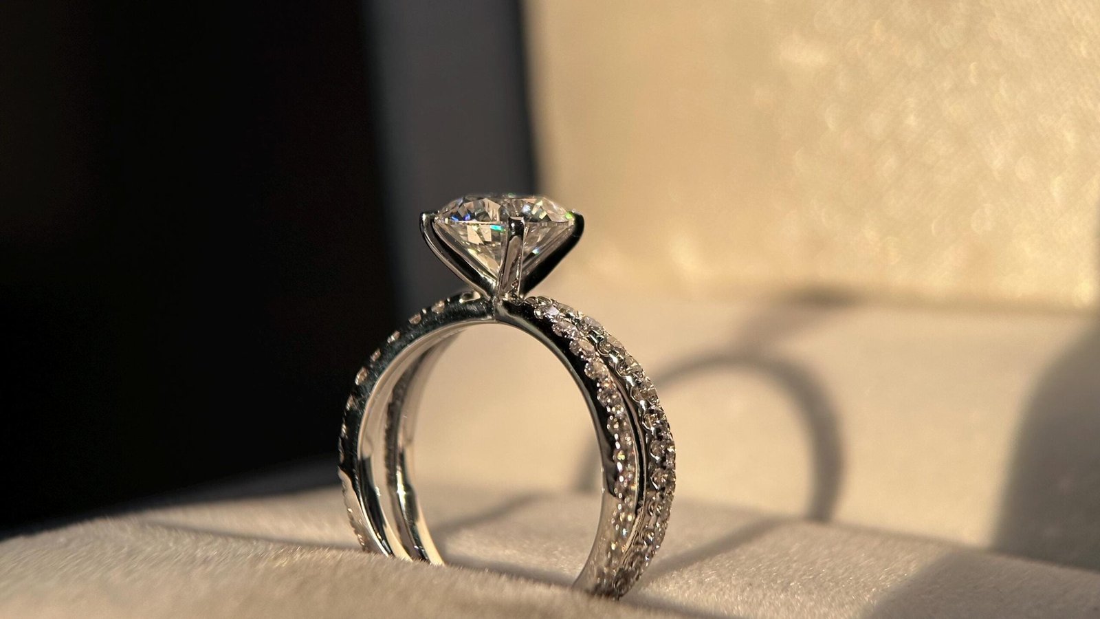 Round Brilliant Diamond Engagement Ring